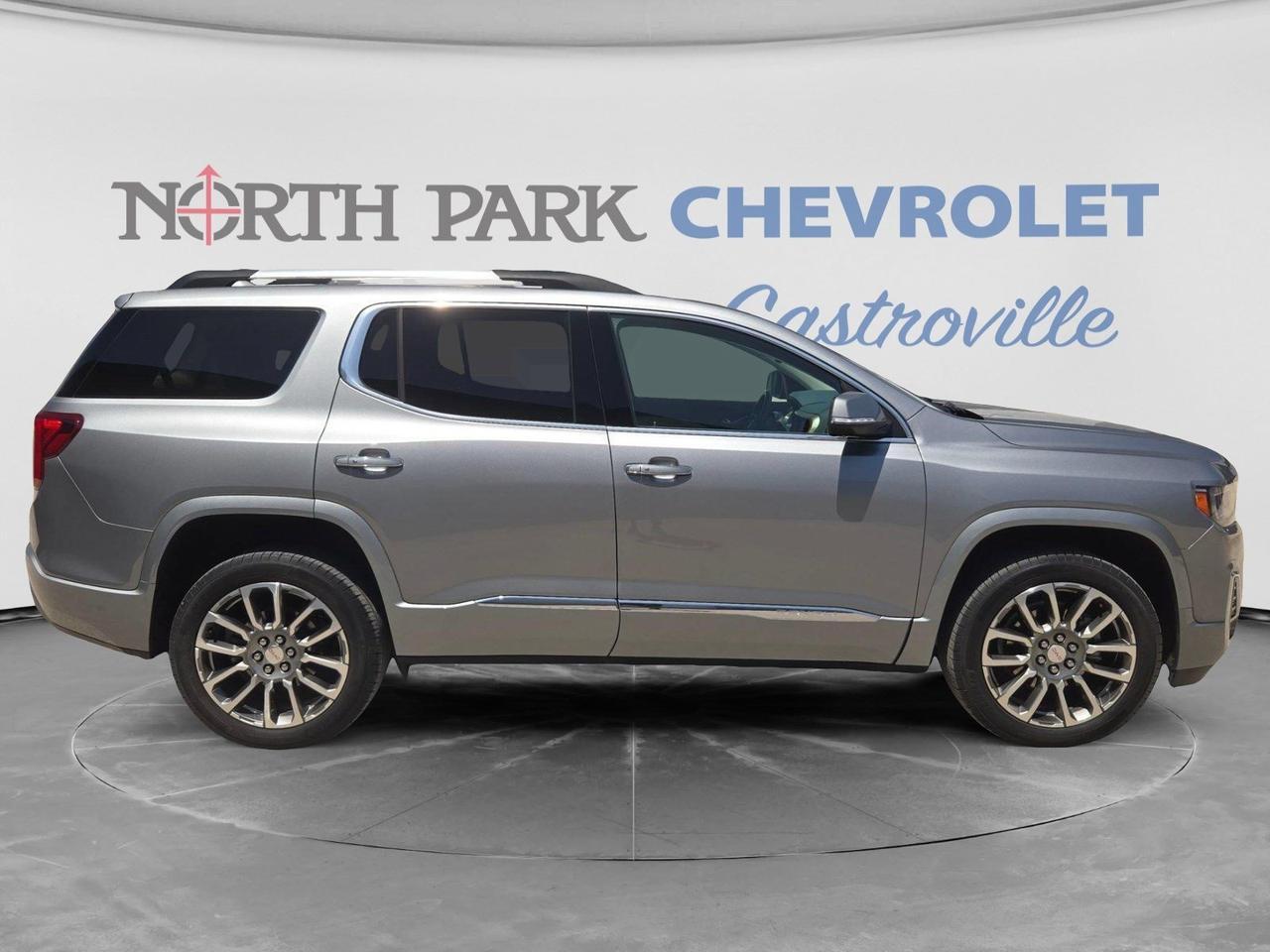 2023 GMC Acadia Denali