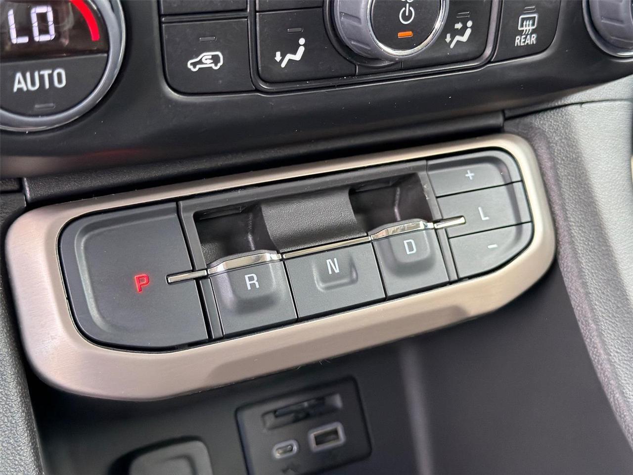 2023 GMC Acadia Denali Hagerstown MD