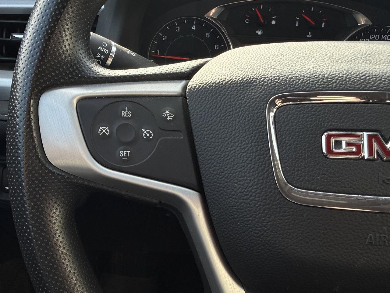2023 GMC Acadia SLE AWD | Low KMs | 3 Row Seating | Heated Front Seats | Remote Start | Power Liftgate | Park Assist Redwater AB