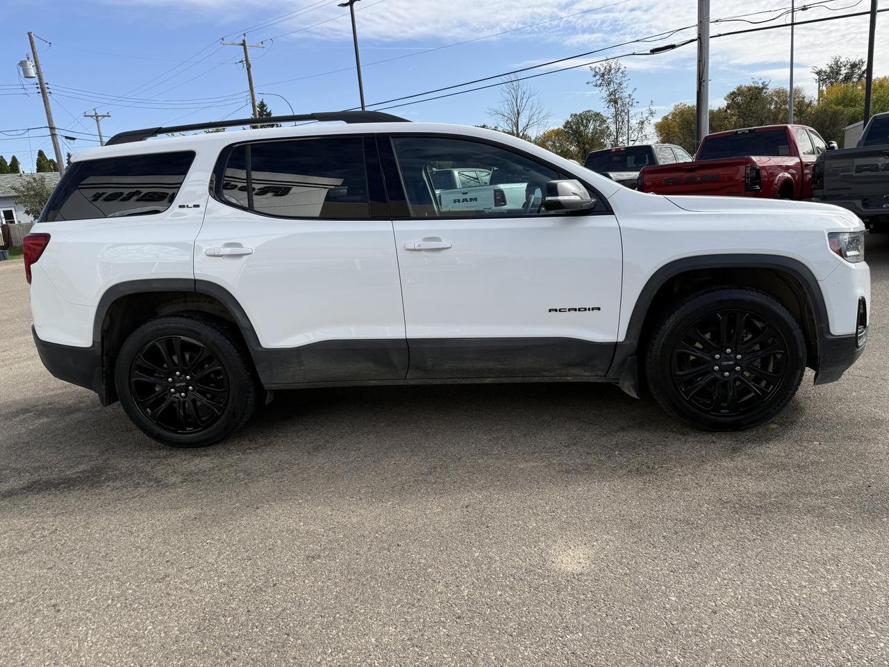 2023 GMC Acadia SLE AWD | Low KMs | 3 Row Seating | Heated Front Seats | Remote Start | Power Liftgate | Park Assist Redwater AB