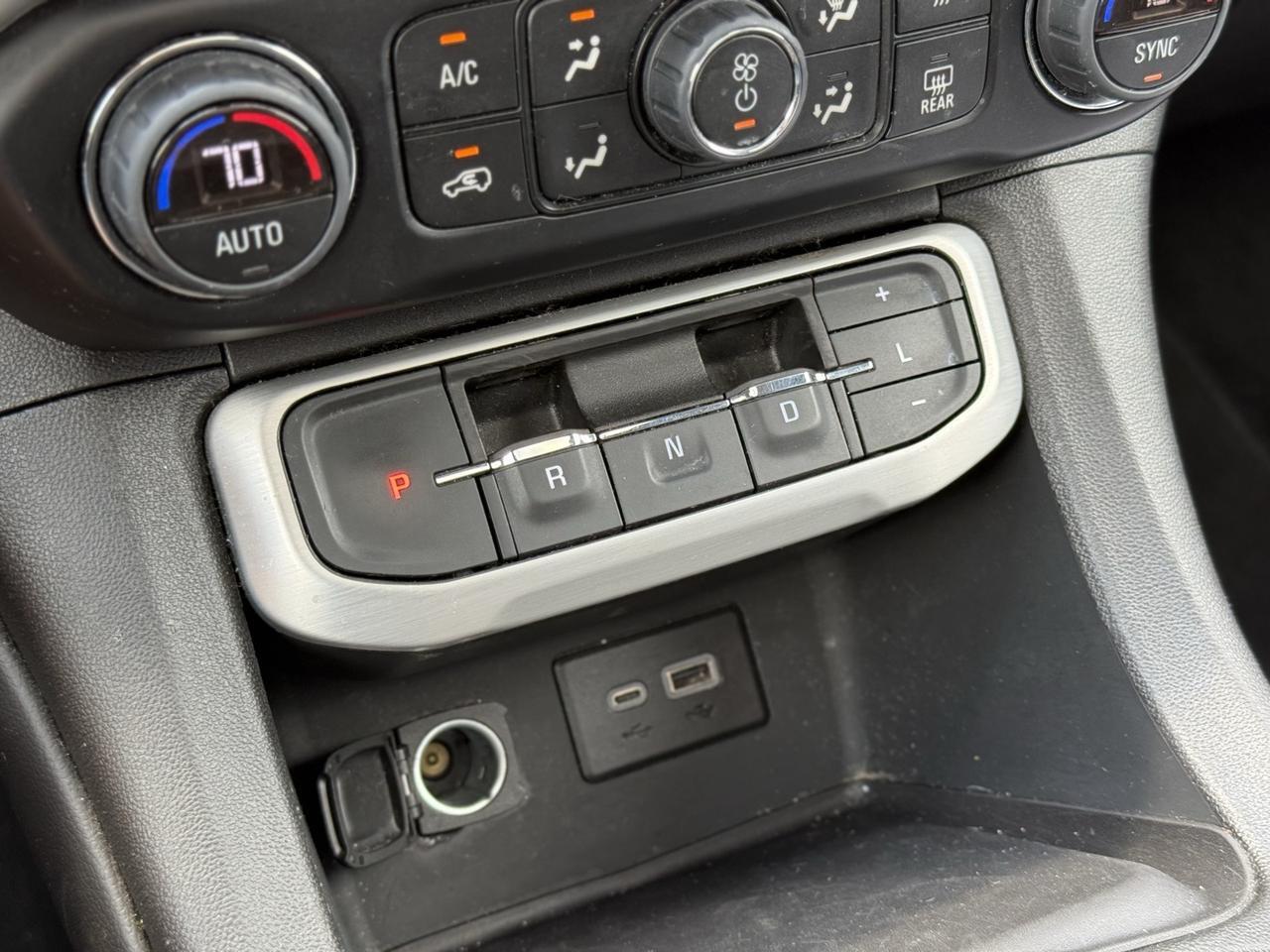 2023 GMC Acadia SLE Crestwood KY