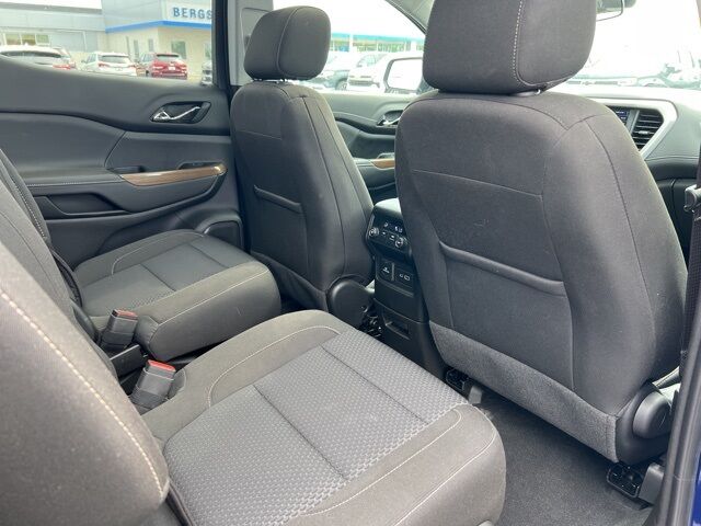 2023 GMC Acadia SLE Green Bay WI