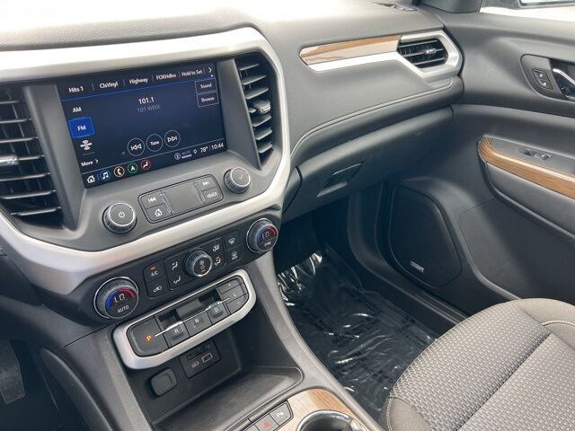 2023 GMC Acadia SLE Green Bay WI