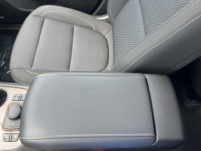 2023 GMC Acadia SLE Green Bay WI