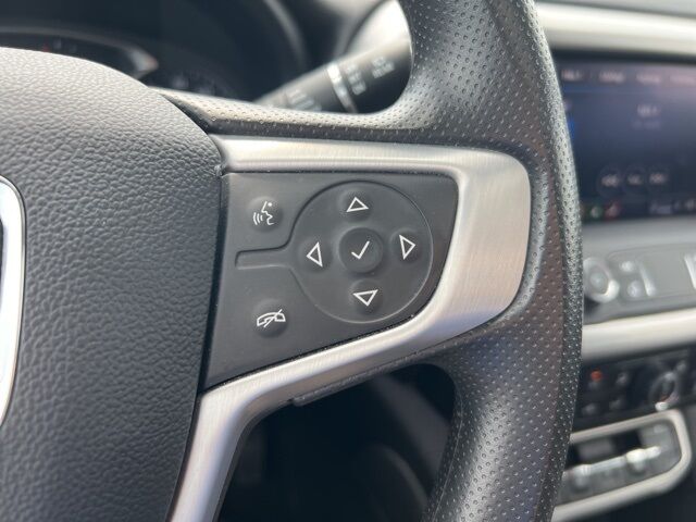 2023 GMC Acadia SLE Green Bay WI