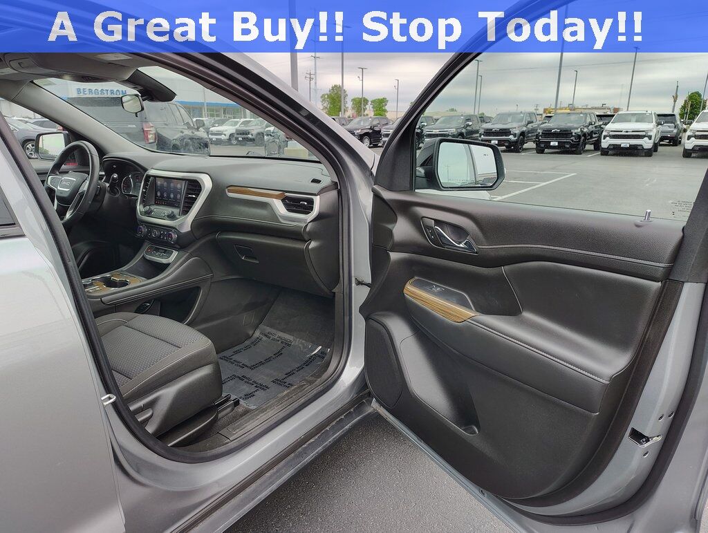 2023 GMC Acadia SLE Green Bay WI