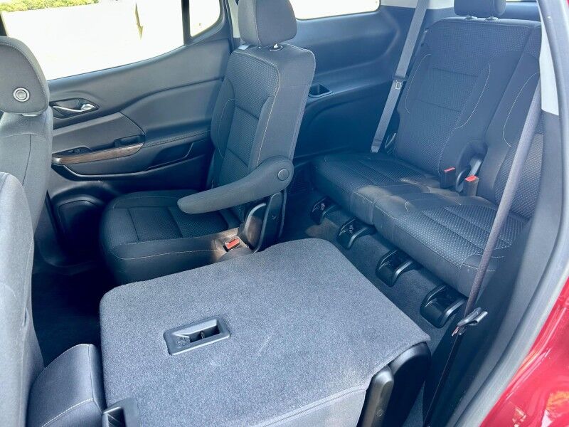 2023 GMC Acadia SLE Harper KS