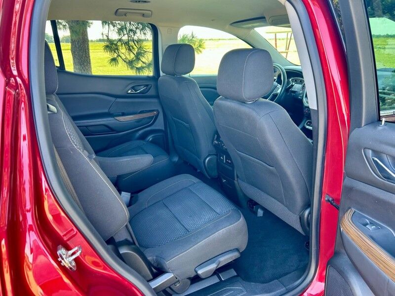 2023 GMC Acadia SLE Harper KS