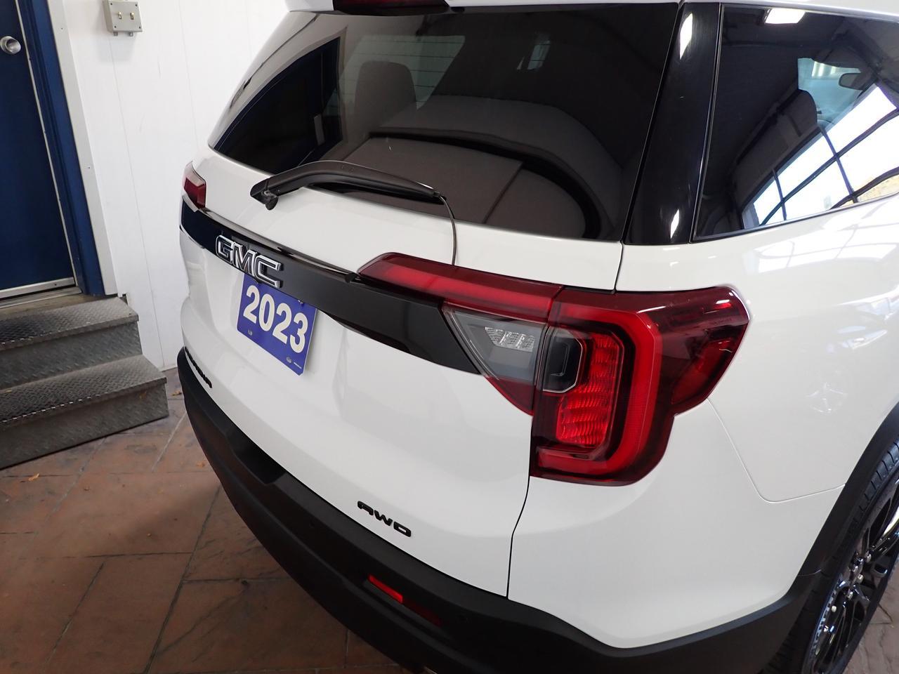 2023 GMC Acadia SLT AWD 4DR LEATHER NAVI SUNROOF Listowel ON