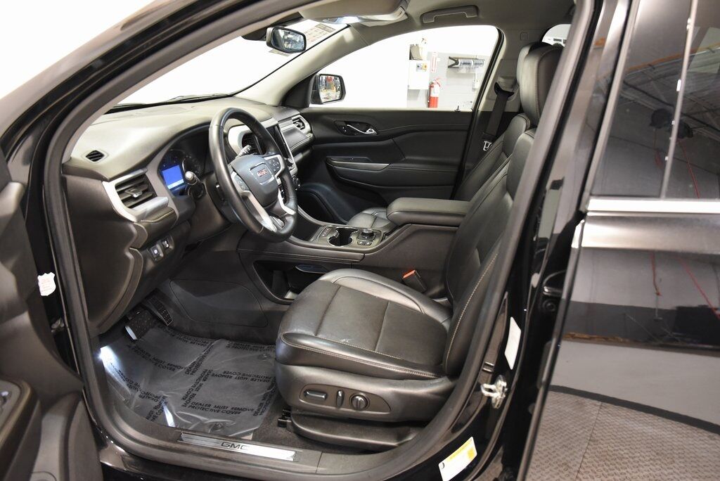 2023 GMC Acadia SLT Akron