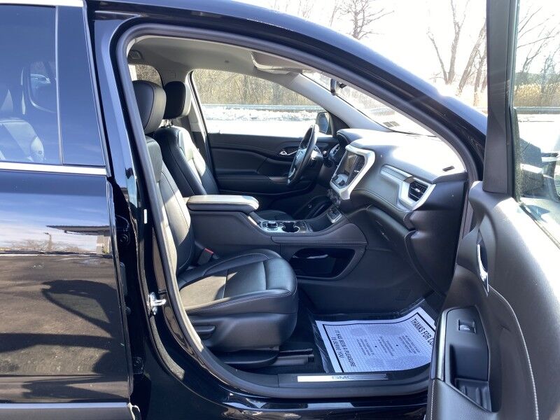 2023 GMC Acadia SLT Bristol  PA