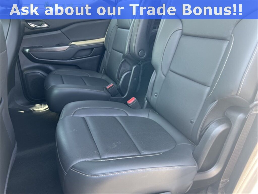 2023 GMC Acadia SLT Green Bay WI
