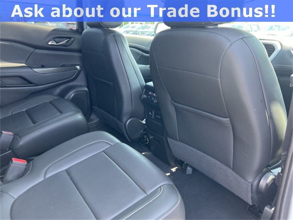 2023 GMC Acadia SLT Green Bay WI