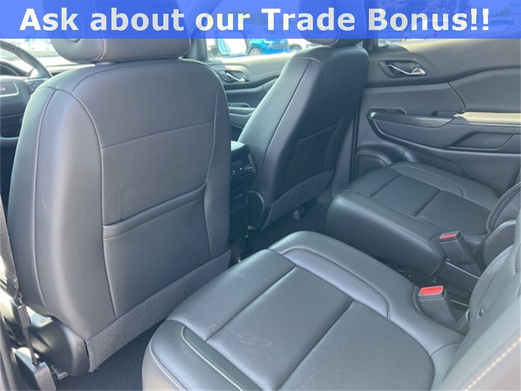 2023 GMC Acadia SLT Green Bay WI