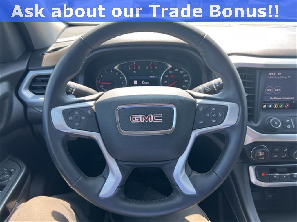 2023 GMC Acadia SLT Green Bay WI