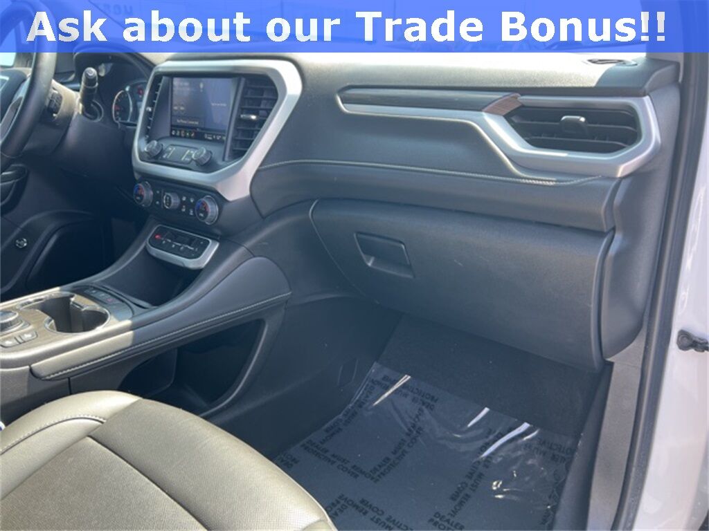 2023 GMC Acadia SLT Green Bay WI