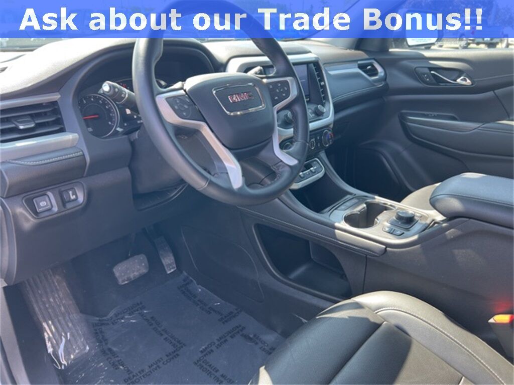 2023 GMC Acadia SLT Green Bay WI