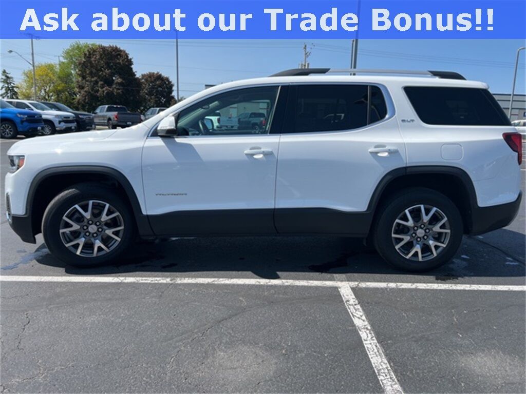 2023 GMC Acadia SLT Green Bay WI