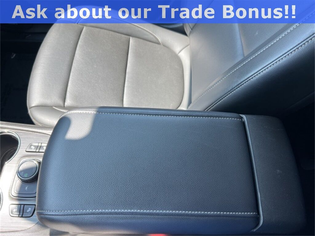 2023 GMC Acadia SLT Green Bay WI