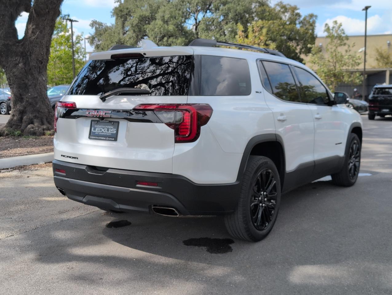2023 GMC Acadia SLT