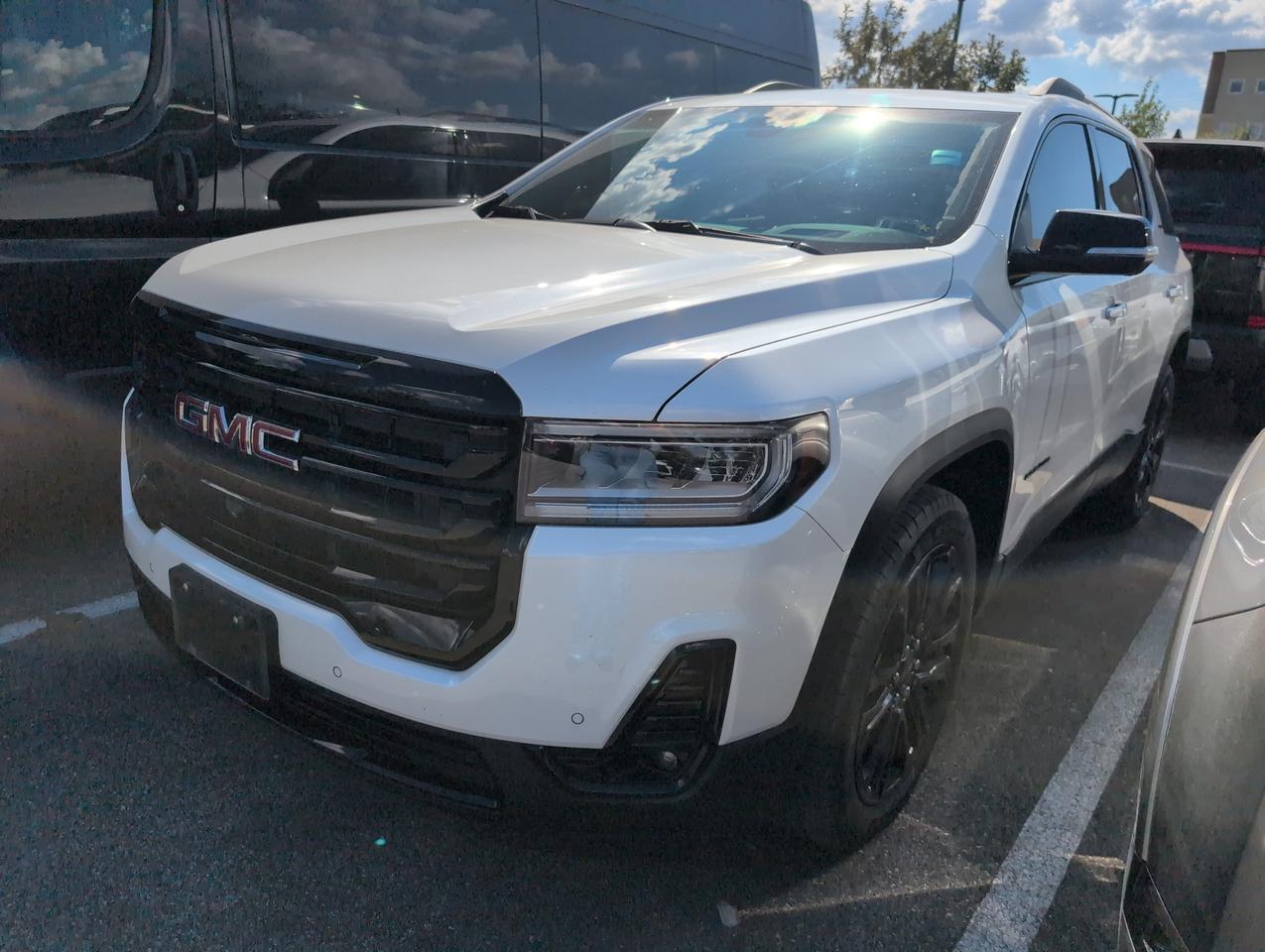 2023 GMC Acadia SLT