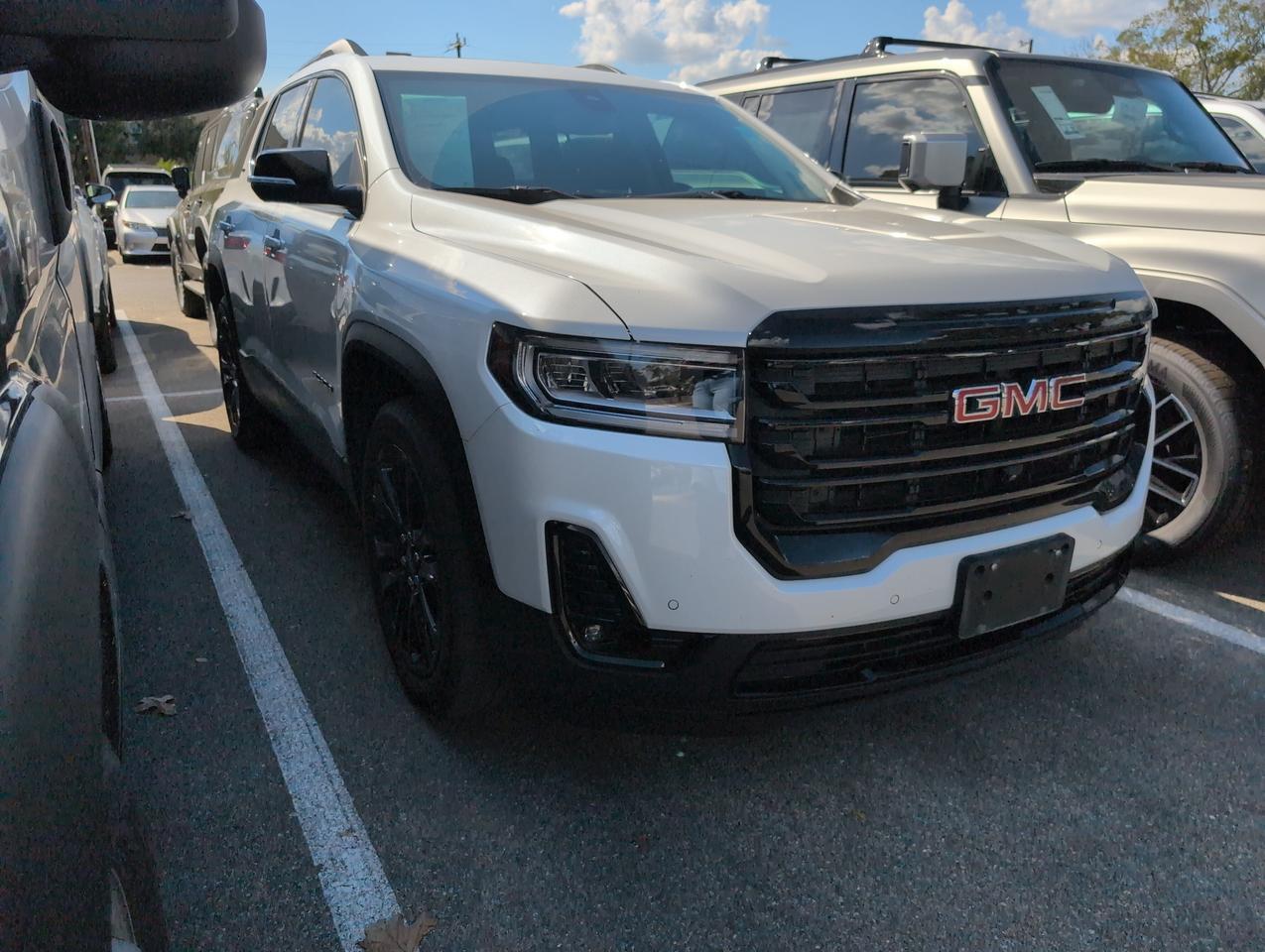 2023 GMC Acadia SLT
