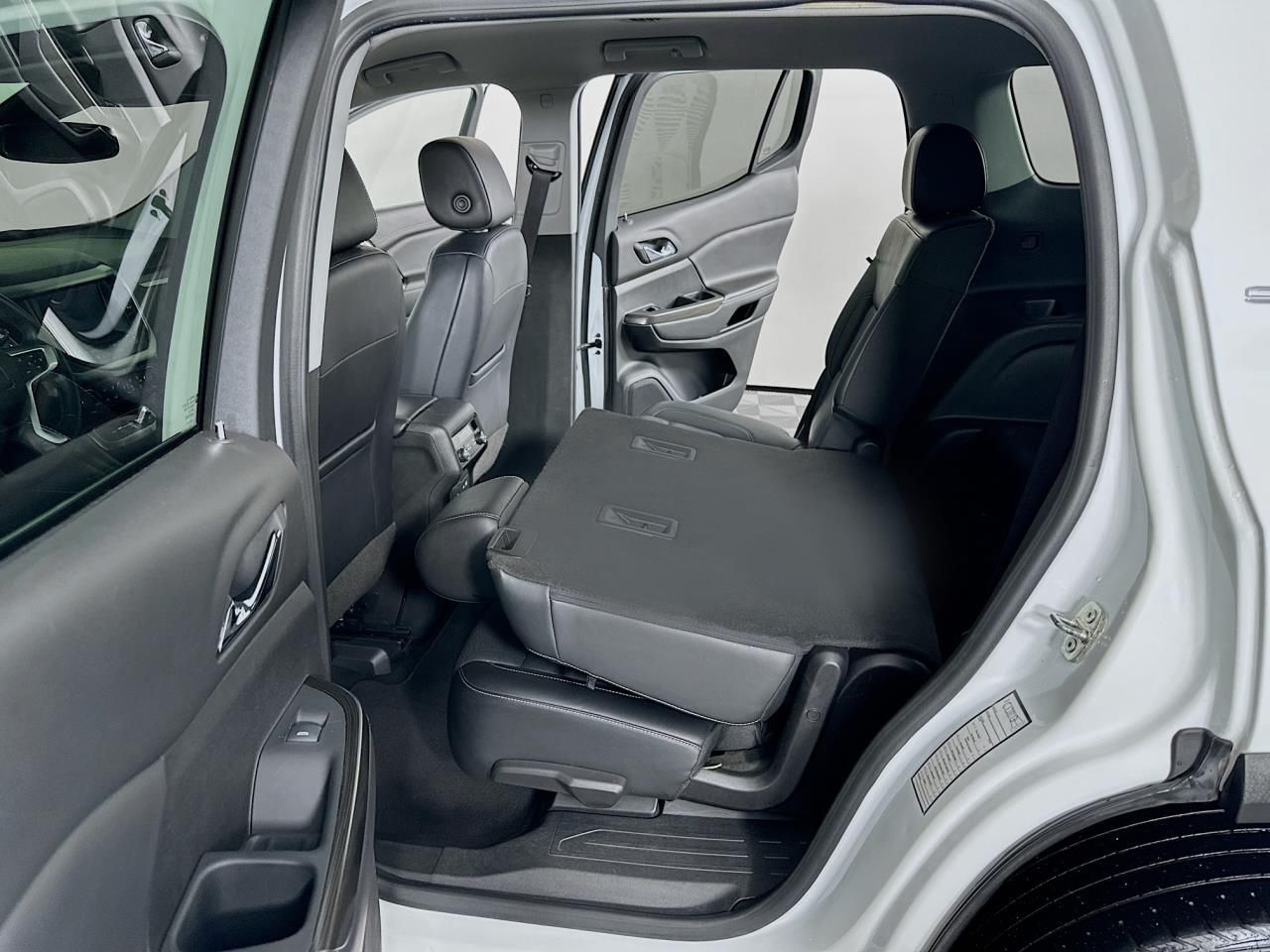 2023 GMC Acadia SLT Tacoma WA