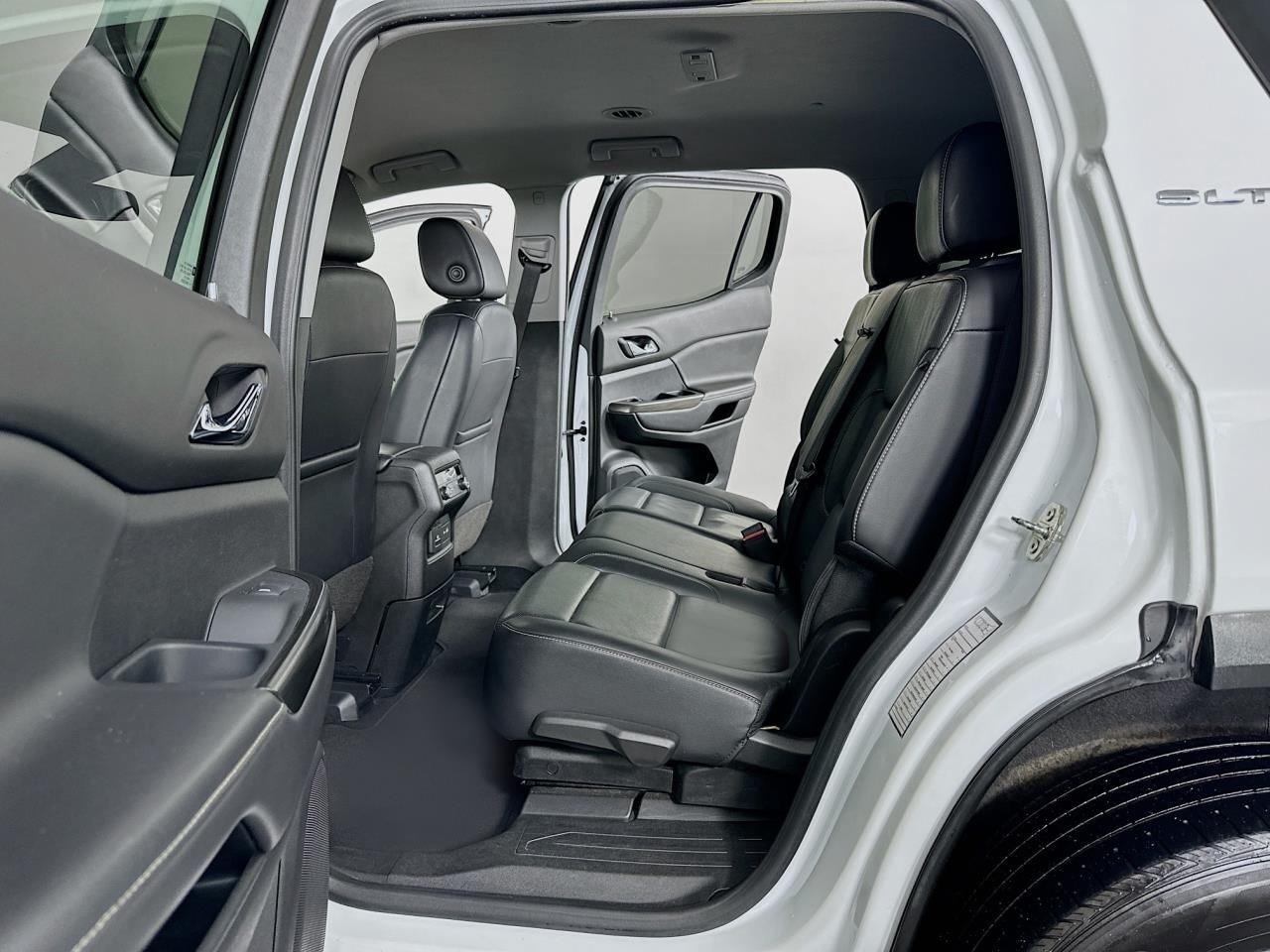 2023 GMC Acadia SLT Tacoma WA