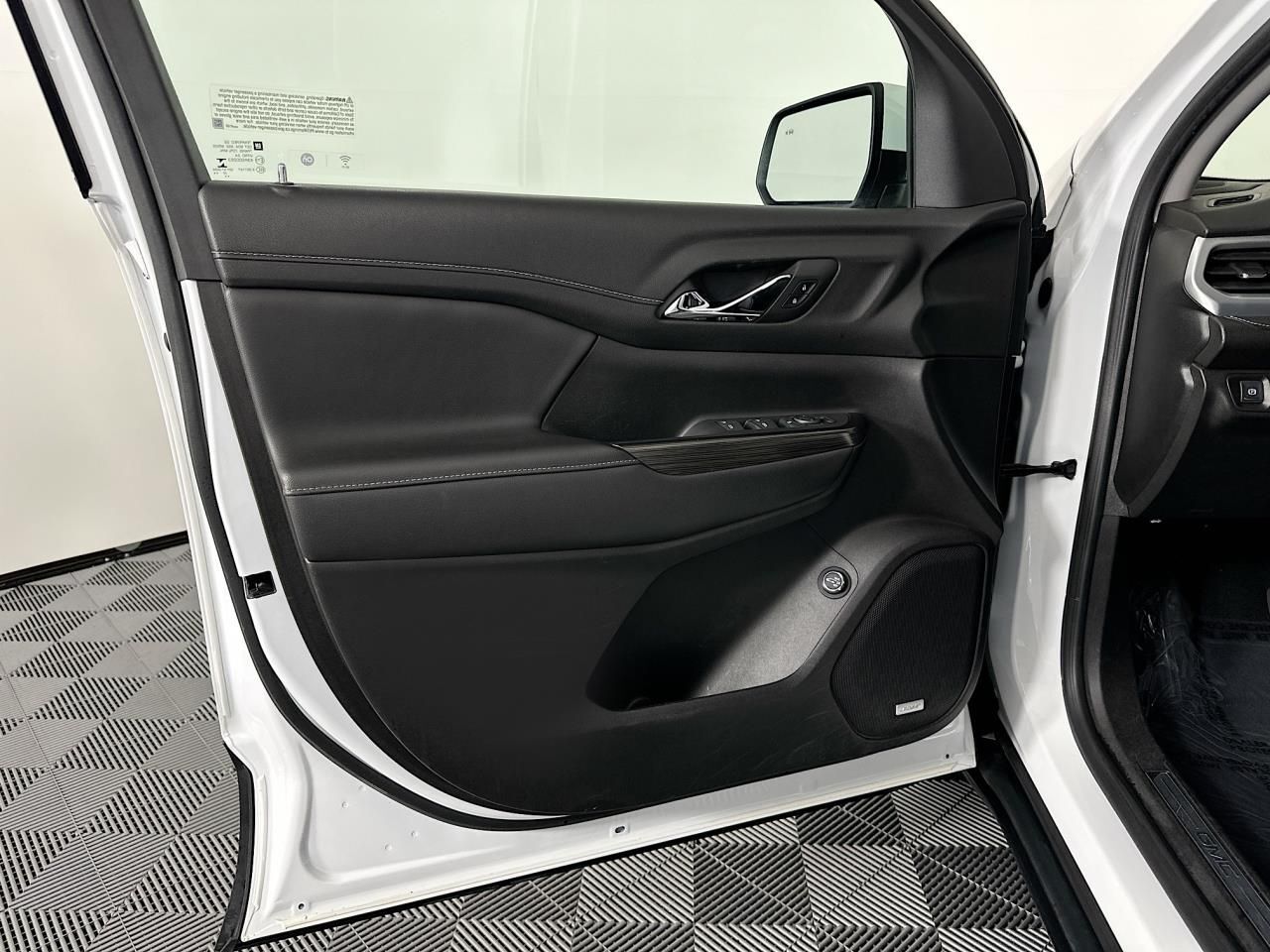 2023 GMC Acadia SLT Tacoma WA