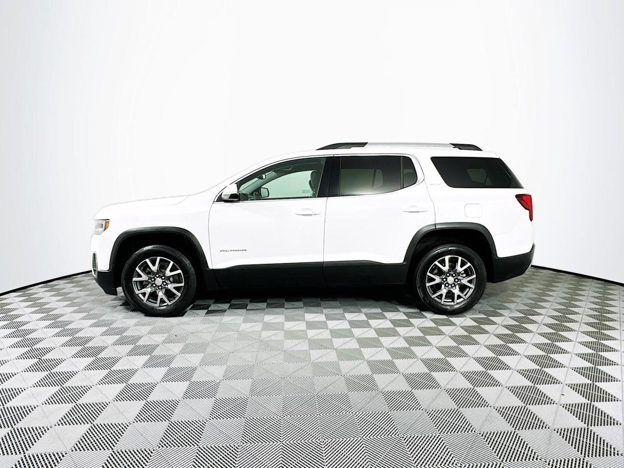 2023 GMC Acadia SLT Tacoma WA