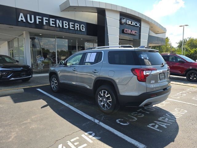 2023 GMC Acadia SLT