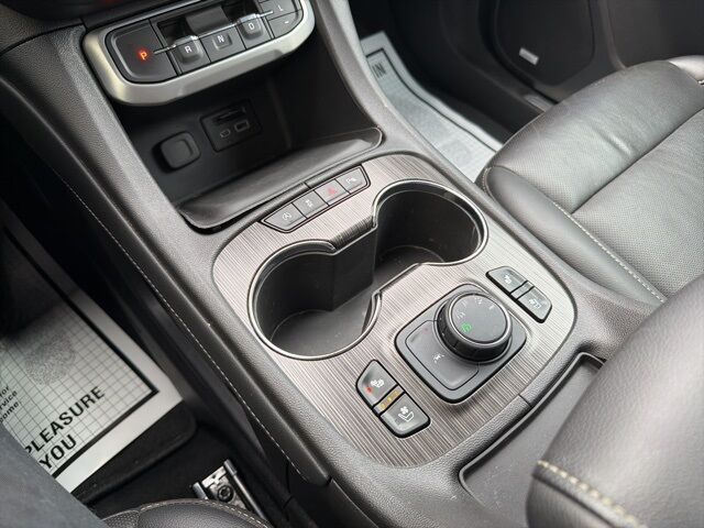 2023 GMC Acadia SLT Watertown SD