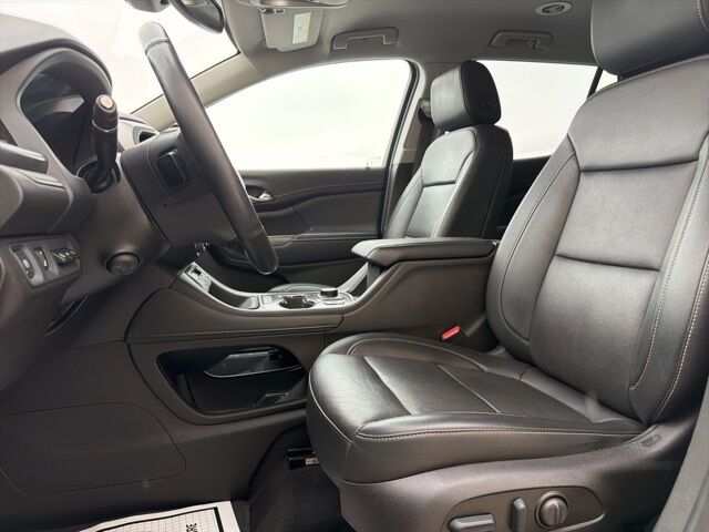 2023 GMC Acadia SLT Watertown SD