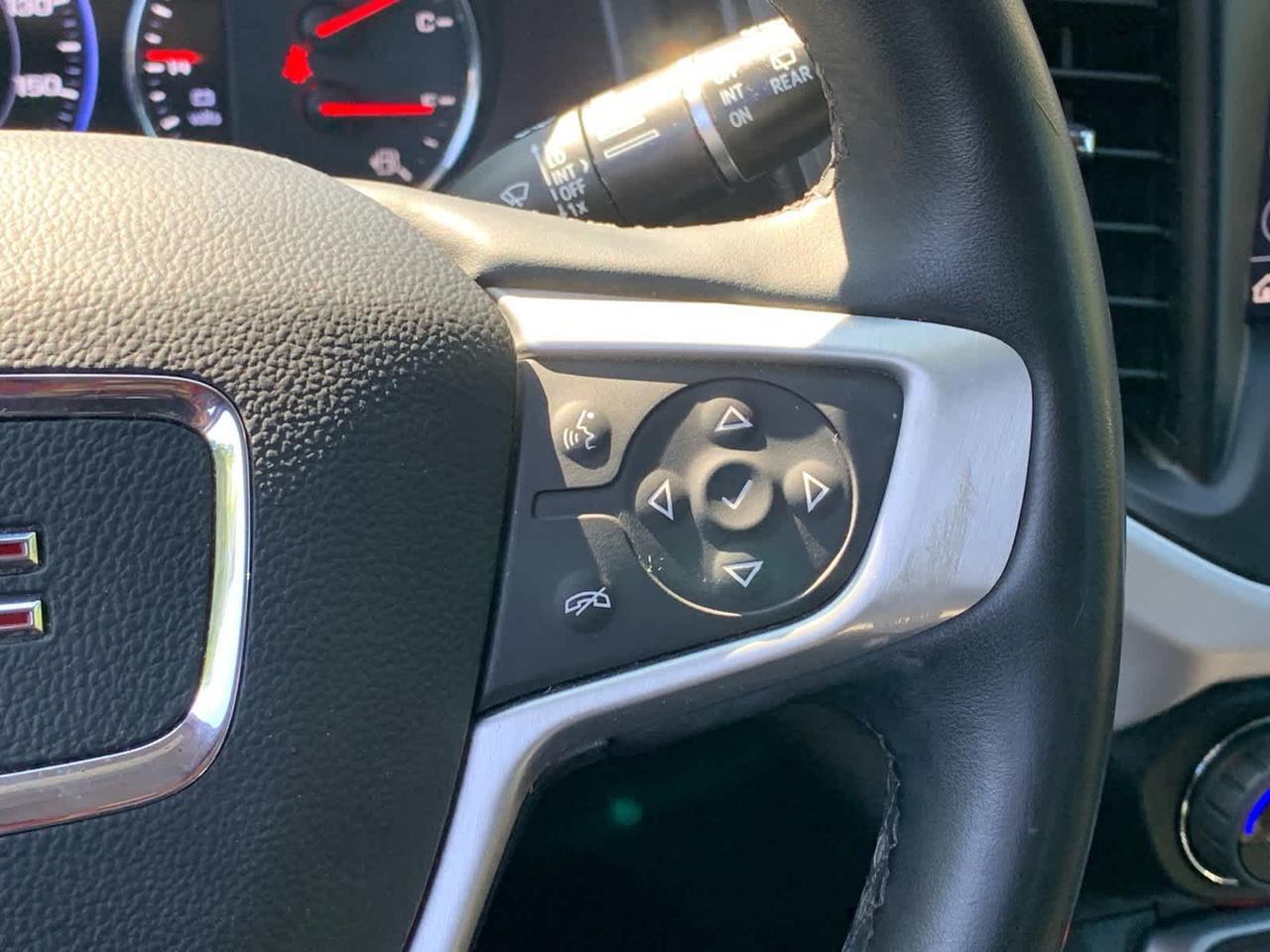 2023 GMC Acadia SLT Dartmouth MA