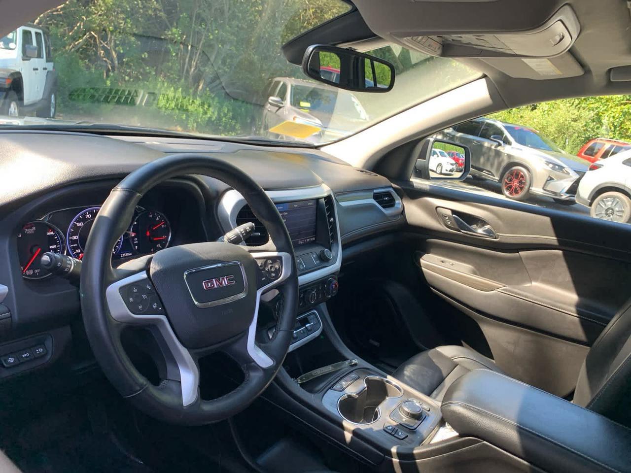 2023 GMC Acadia SLT Dartmouth MA