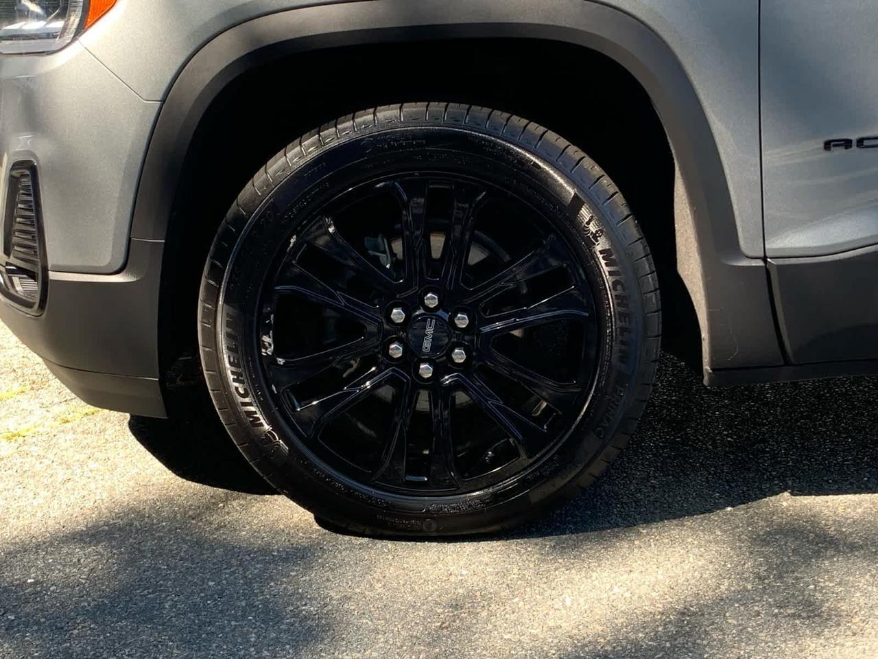2023 GMC Acadia SLT Dartmouth MA