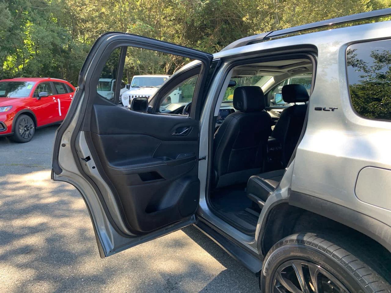 2023 GMC Acadia SLT Dartmouth MA