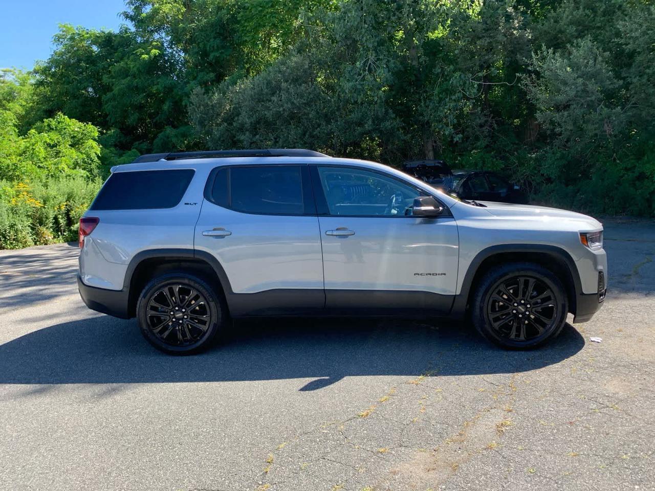 2023 GMC Acadia SLT Dartmouth MA