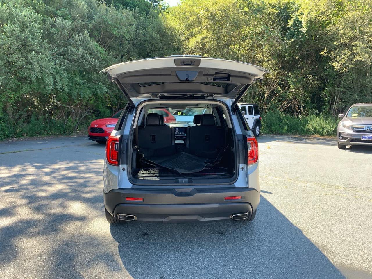 2023 GMC Acadia SLT Dartmouth MA