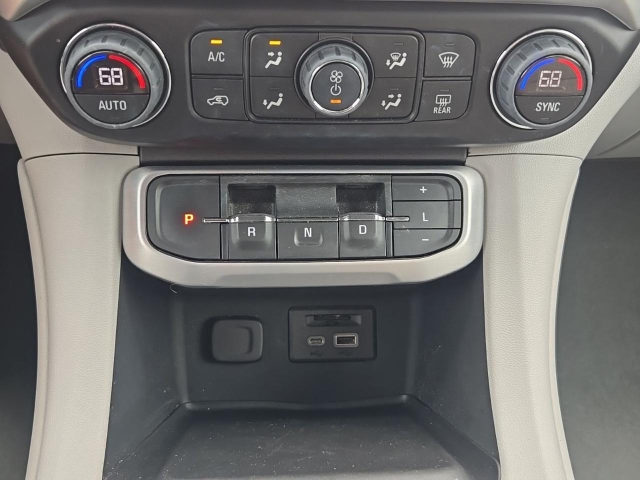 2023 GMC Acadia SLT Fredericksburg VA