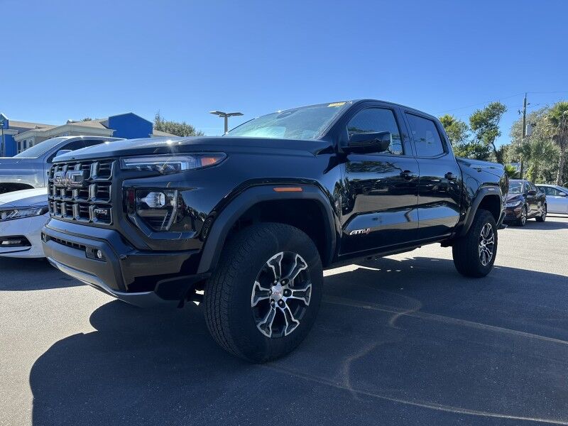 2023 GMC Canyon 4WD AT4