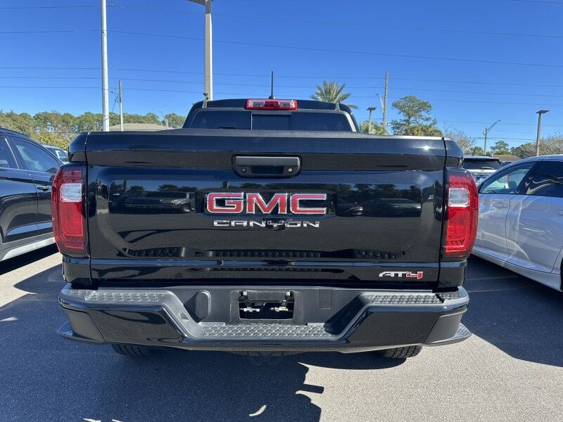 2023 GMC Canyon 4WD AT4