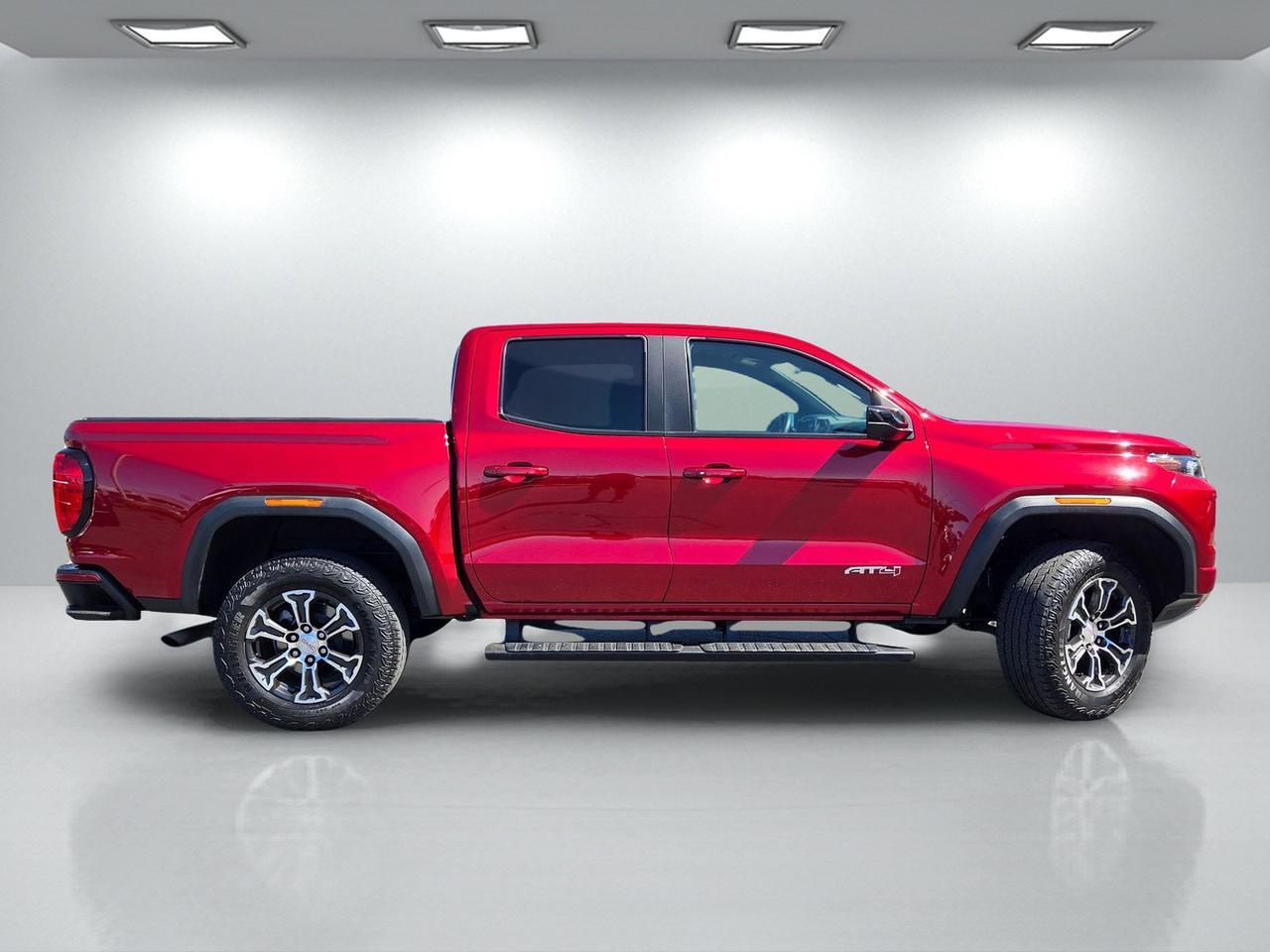 2023 GMC Canyon 4WD AT4