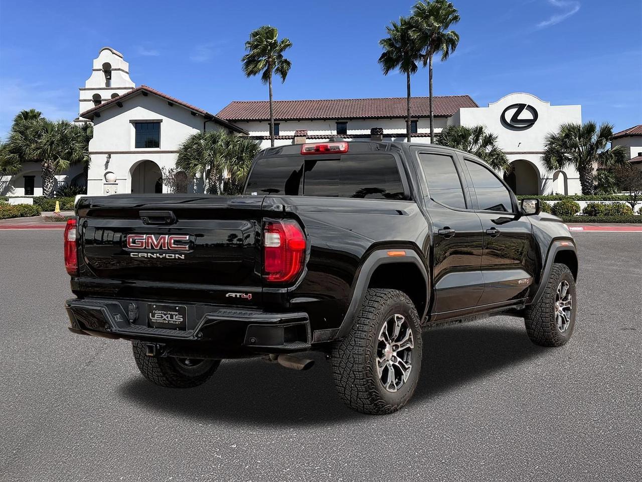 2023 GMC Canyon 4WD AT4