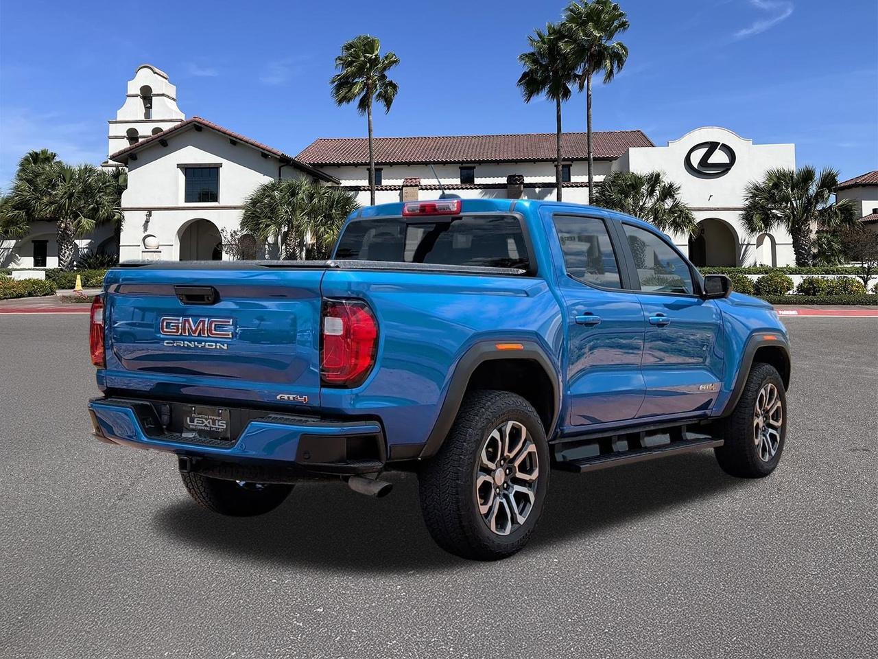 2023 GMC Canyon 4WD AT4