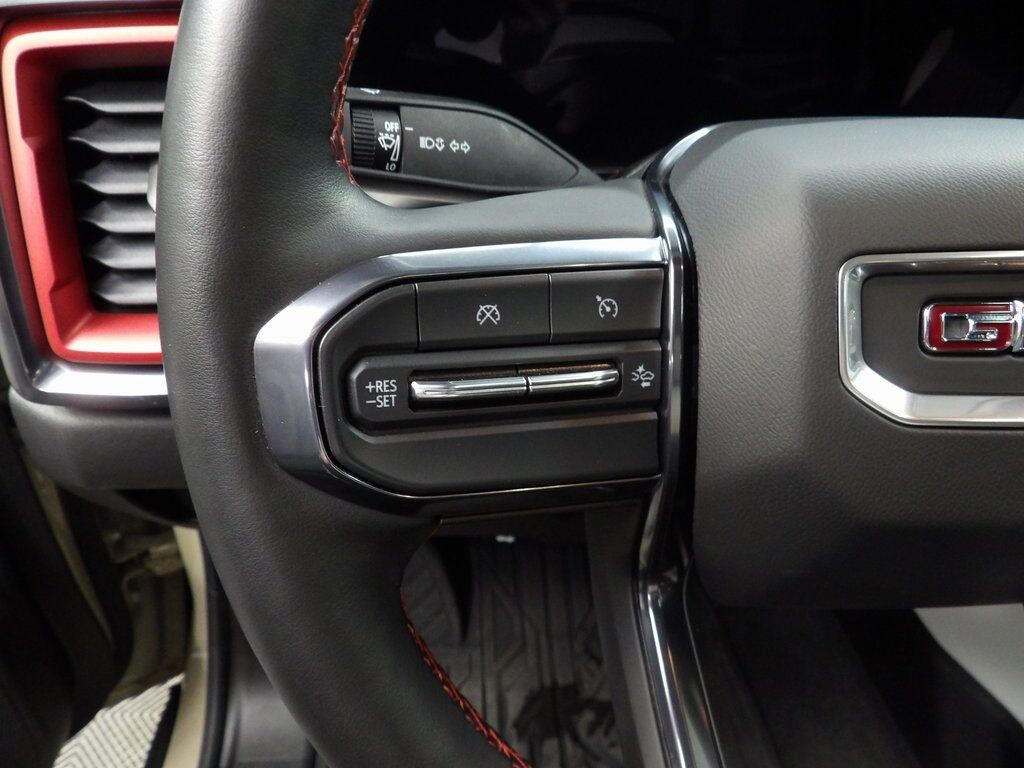 2023 GMC Canyon 4x4 Crew Cab AT4X Fond du Lac WI