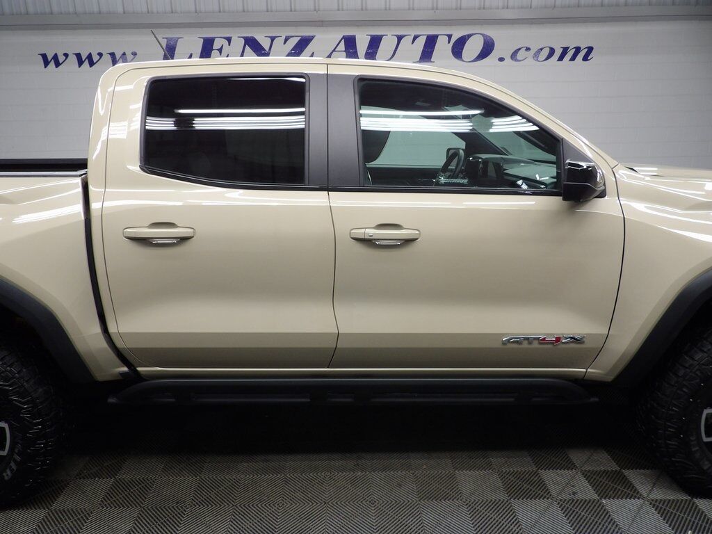 2023 GMC Canyon 4x4 Crew Cab AT4X Fond du Lac WI