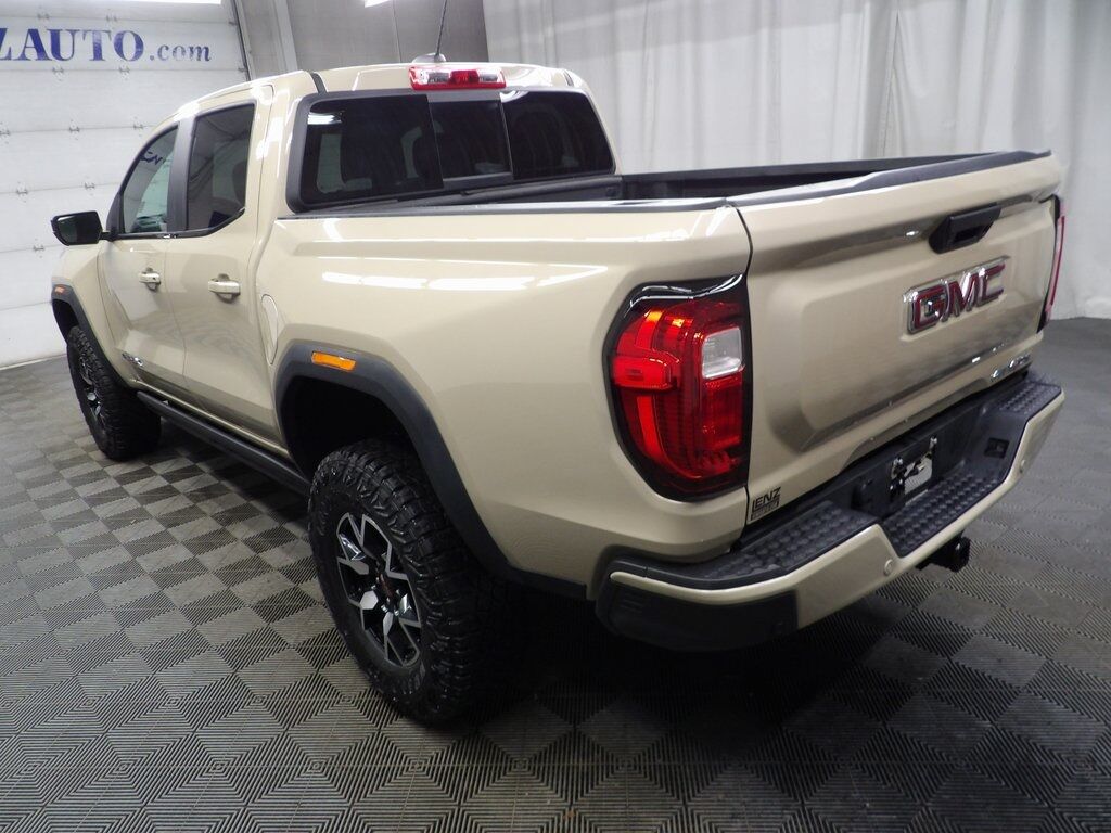 2023 GMC Canyon 4x4 Crew Cab AT4X Fond du Lac WI