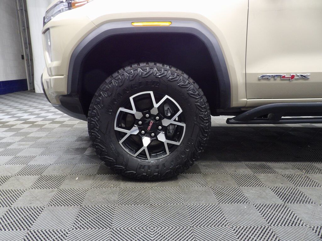 2023 GMC Canyon 4x4 Crew Cab AT4X Fond du Lac WI