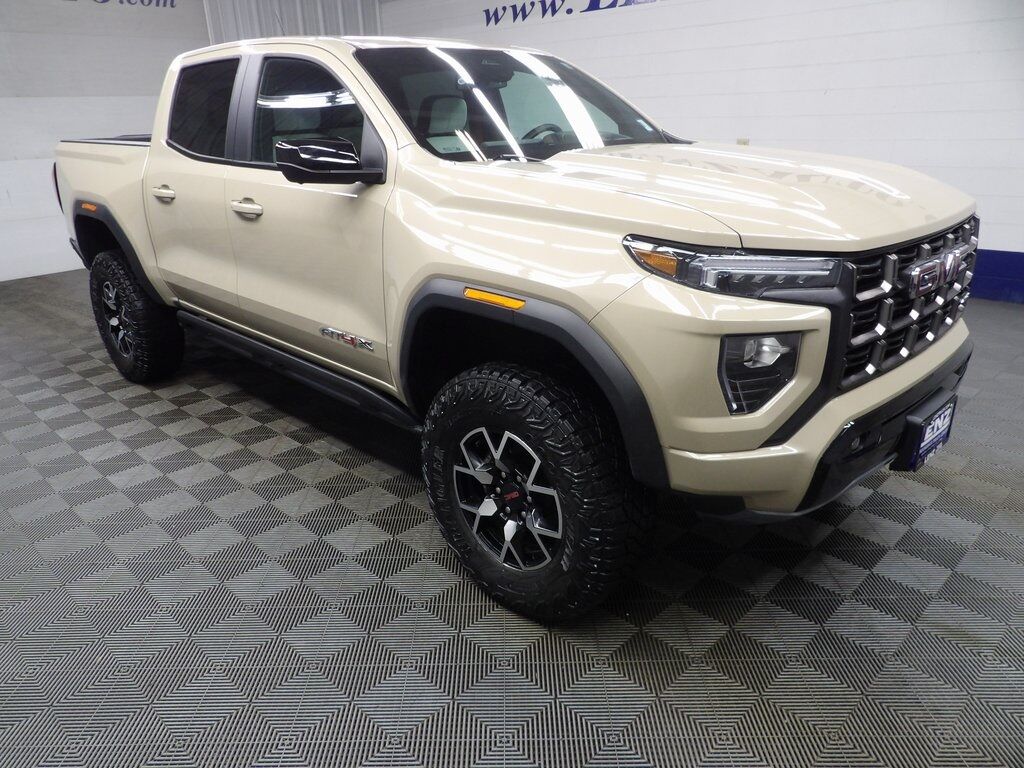 2023 GMC Canyon 4x4 Crew Cab AT4X Fond du Lac WI